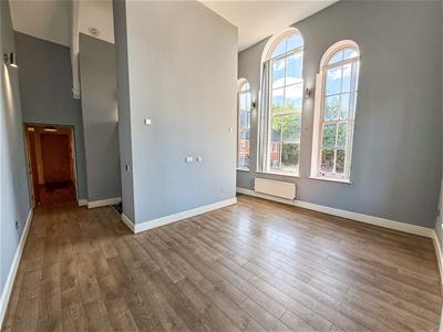 LOUNGE / KITCHEN